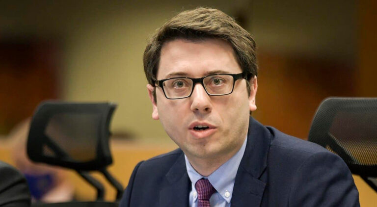 Murati: PDK do të hyjë në histori që i nxorri simpatizuesit e saj për të festuar humbjen