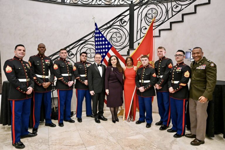 Presidentja: Një mbrëmje e paharrueshme në Marines Ball