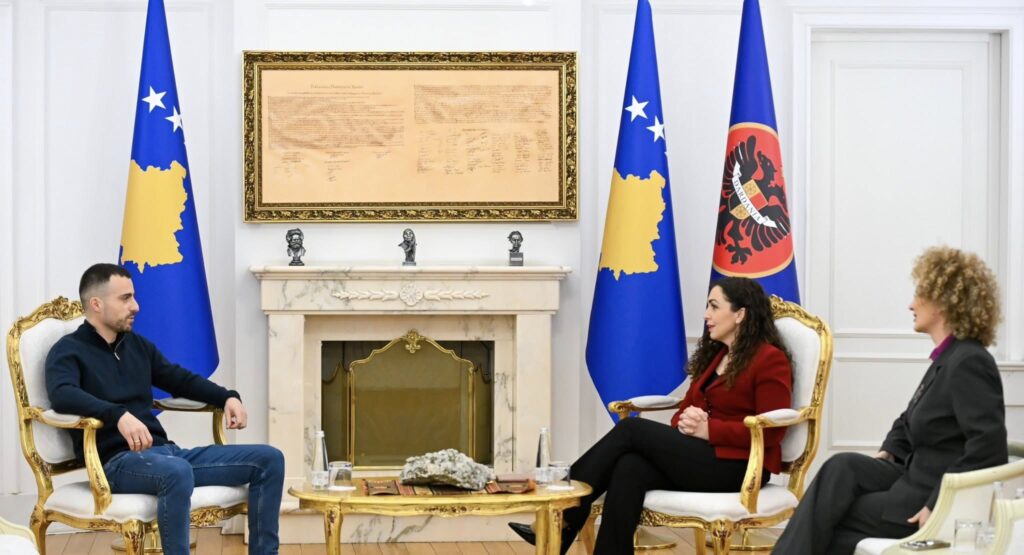 Osmani i’u bën thirrje qytetarëve të mos kalojnë nëpër Serbi