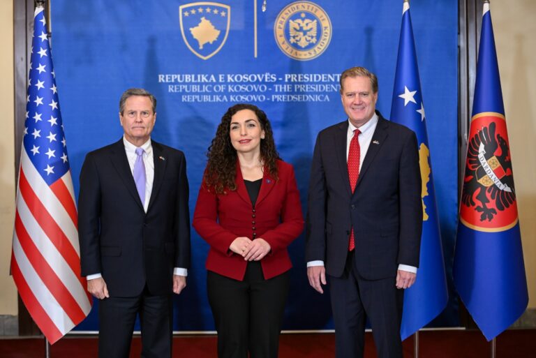 Presidentja Osmani priti në takim kongresistët Michael Turner dhe Donald Norcross