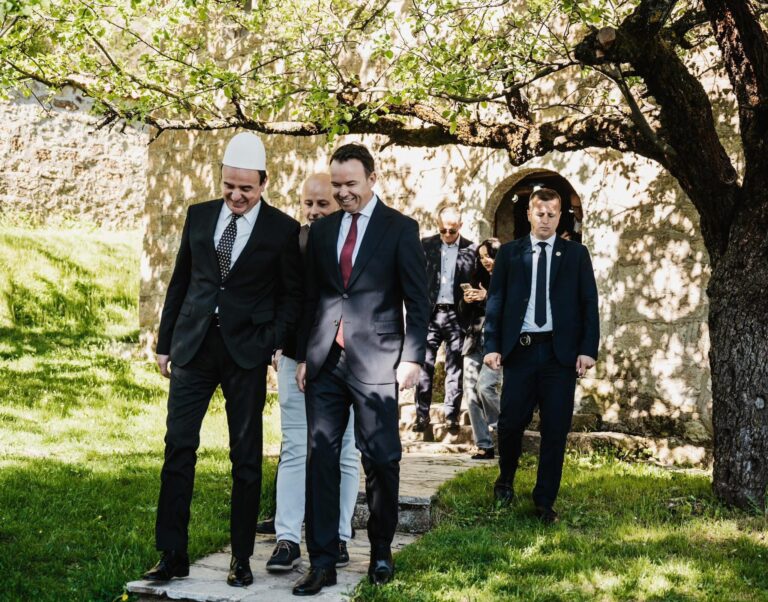 Peci publikon Kurtin me plis: Isa Boletini e nisi, Albin Kurti e bitisi