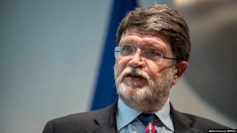 Picula: Qendrimi I KE-së ndaj Beogradit të Vuçiçit ka qenë “padrejtësisht i butë”