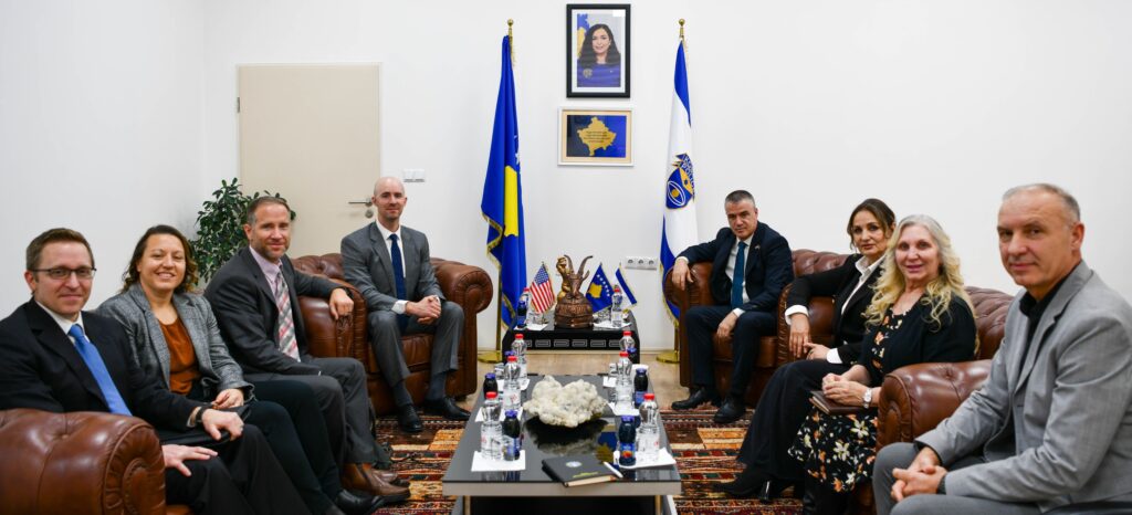 Zëvendësdrejtori Hoti takon atasheun e FBI-së Collins