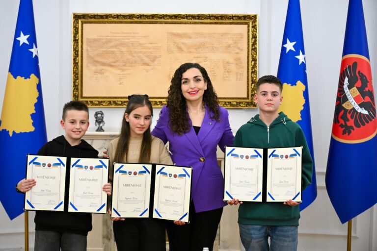 Osmani vlerëson lart tre fëmijët nga Ferizaj