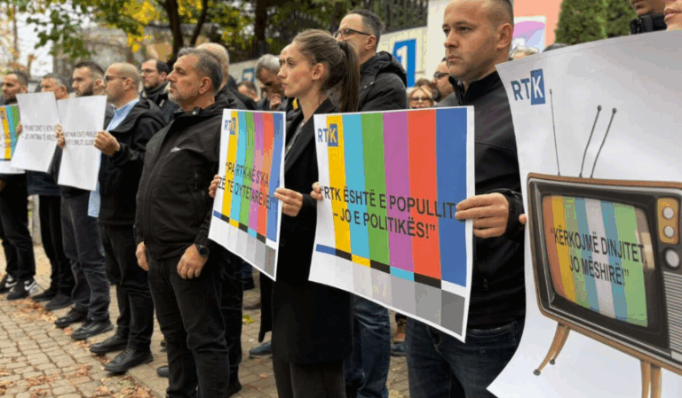 Protestojnë për paga punonjësit e RTK-së