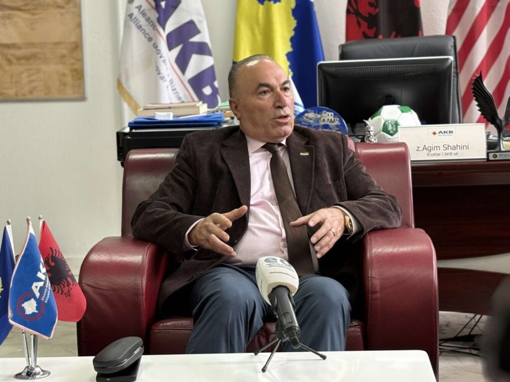 Shahini: Fitorja në Mitrovicë e VV-së u ndikua drejtpërdrejt nga vizitat e Kurtit