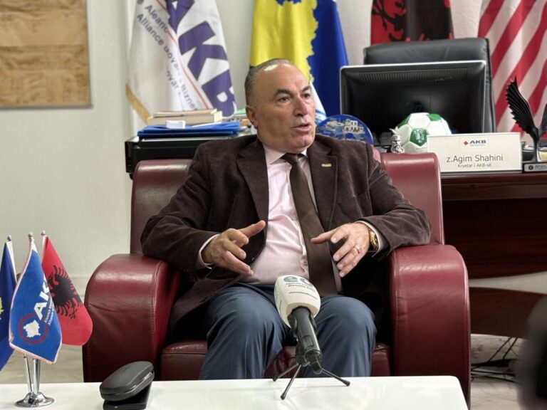 Shahini: Fitorja në Mitrovicë e VV-së u ndikua drejtpërdrejt nga vizitat e Kurtit