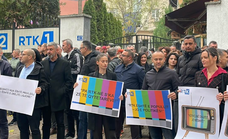 Punëtorët e RTK-së vazhdojnë grevën e përgjithshme