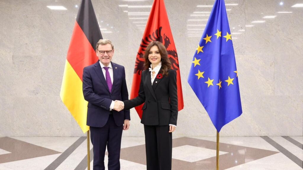 Ministri i Jashtëm i Gjermanisë në Tiranë, takon ministren Spiropali dhe Altin Dumanin