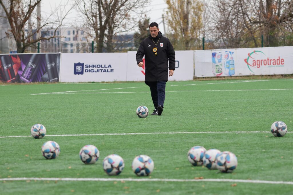 Prishtina ndan rrugët me Arsim Thaqin