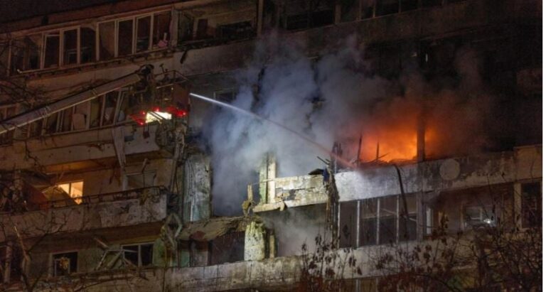 Vijojnë sulmet në Ukrainë, një viktime dhe 7 të plagosur gjatë natës në Kiev