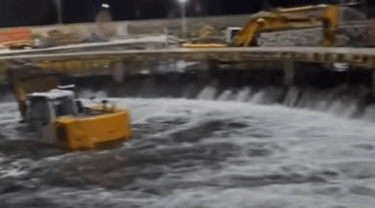 Uji përmbyt vendpunishten e urës së re të Ibrit