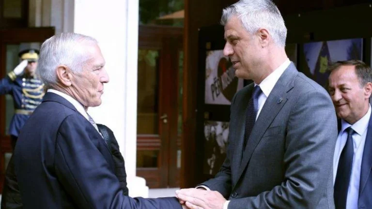 Ish-komandanti i NATO-s, Wesley Clark, dëshmitari i fundit i mbrojtjes së Thaçit