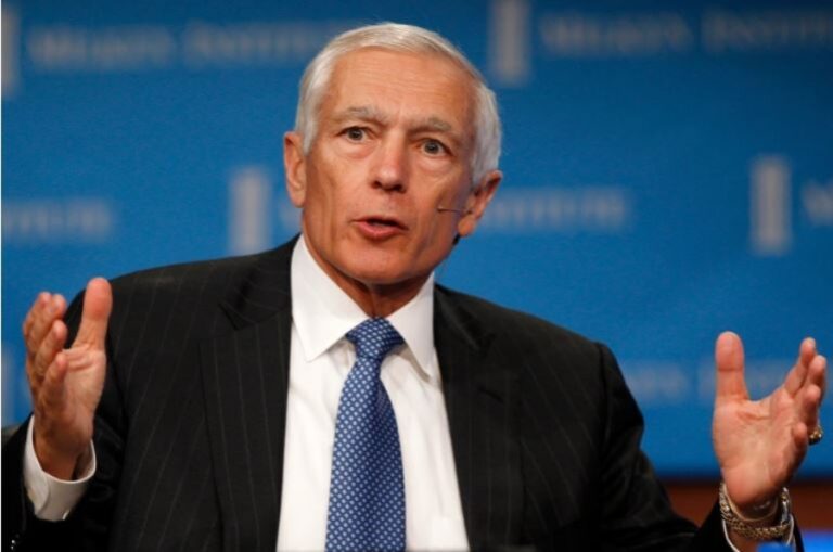 Wesley Clark nis sot dëshminë në Hagë