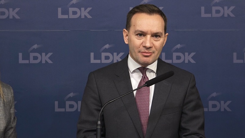 Zogaj: Të fshehtat e shtetit u ndanë në WhatsApp