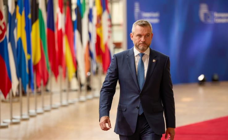 Presidenti sllovak Peter Pellegrini viziton ushtarët e KFOR-it në Kosovë