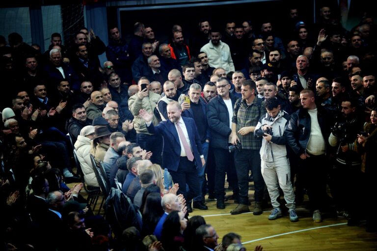 Abelard Tahiri falënderon qytetarët: “Bashkë përpara, Kosova fiton”