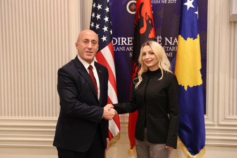 Mbresa Dina i bashkohet AAK-së për zgjedhjet e 28 dhjetorit