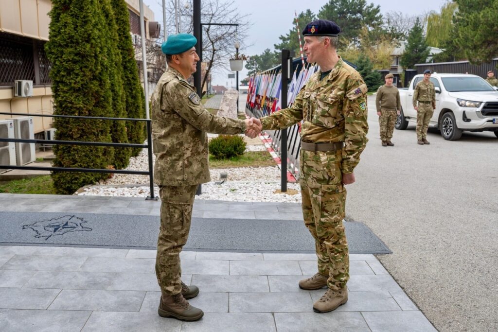 Uluataşh pret në takim gjeneral Sir Edward  në selinë e KFOR-it