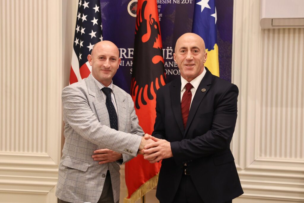 Veterani i UÇK-së i bashkohet AAK-së në garën për deputet