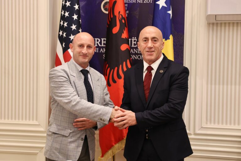 Veterani i UÇK-së i bashkohet AAK-së në garën për deputet