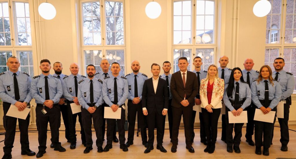 15 zyrtarë korrektues të Kosovës certifikohen pas trajnimit gjashtëmujor në Danimarkë