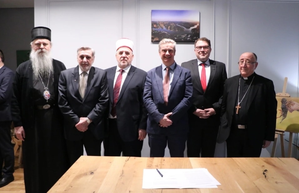 Liderët fetarë në Kosovë nënshkruajnë deklaratë kundër dhunës me bazë gjinore