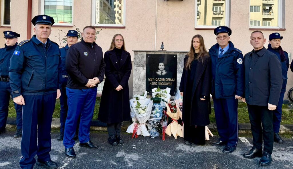 Policia e Kosovës përkujton heroin Izet Demaj
