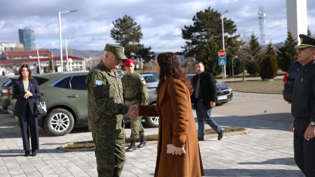 Presidentja Osmani viziton FSK-në në prag të fundvitit