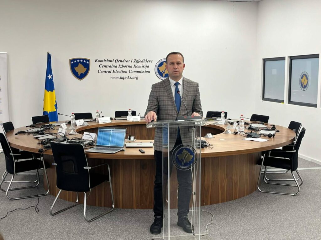 Elezi: Rreth 37% e votuesve kanë votuar deri në orën 13:00 në përfaqësitë diplomatike të Kosovës