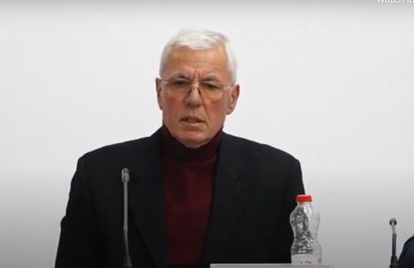 Kurteshi propozon fletëvotime më të mëdha për votuesit me vështirësi në lexim