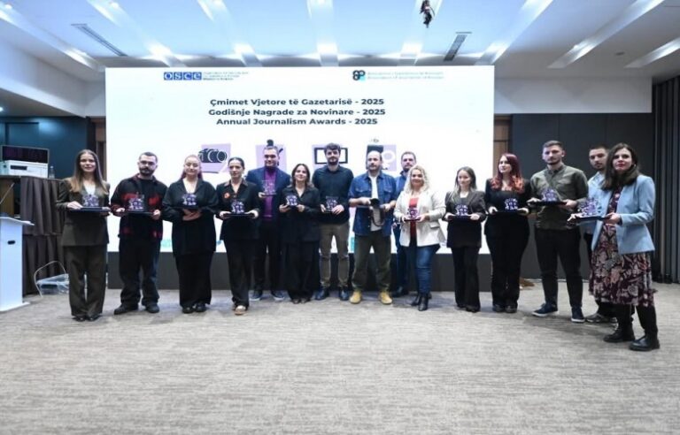 Çmimet Vjetore të Gazetarisë 2025 në Kosovë: Fituesit dhe Njohja e Pjesëmarrësve të Shquar