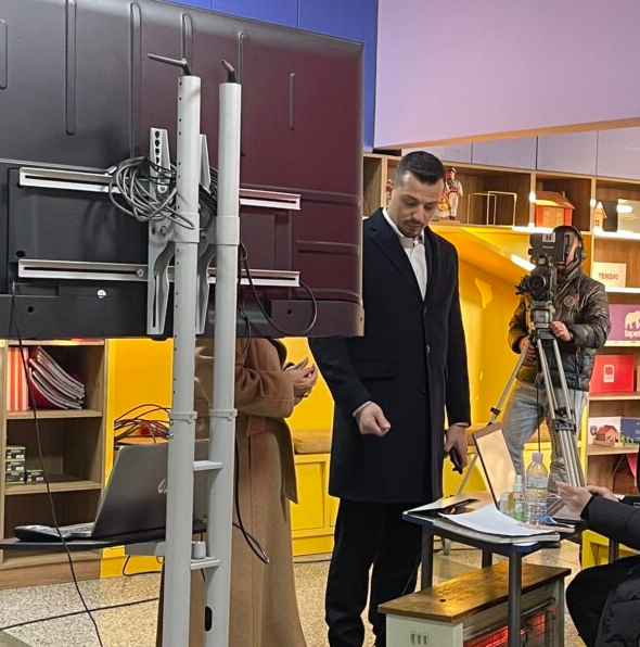 Endrit Thaçi, djali i ish-Presidentit, votoi në Graçanicë pas ndryshimit të qendrës së votimit