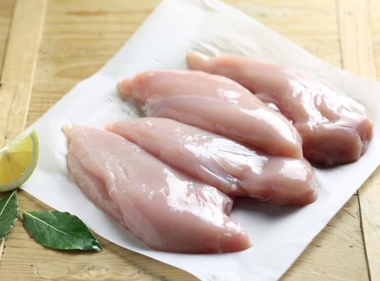 AUV asgjëson mbi 2 ton mish pule të kontaminuar me Salmonella