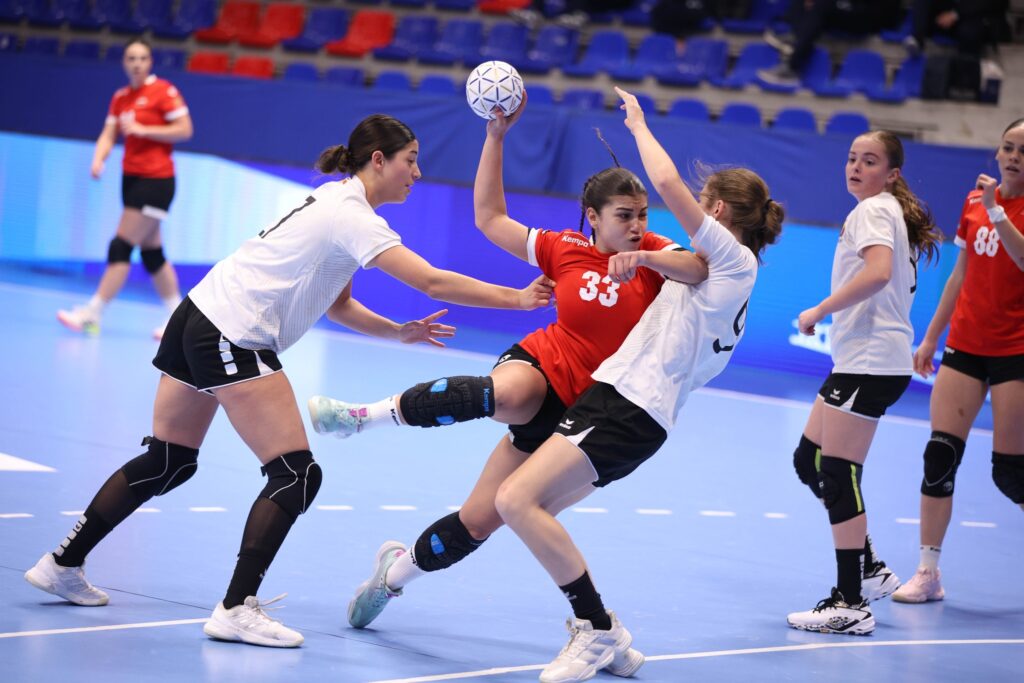 Bullgaria nis mbarë IHF Trophy