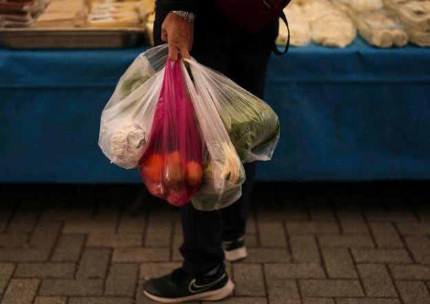 Rritja e çmimeve rëndon buxhetin familjar para festave të fundvitit