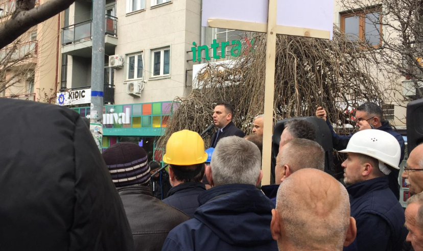 Punëtorët e KEK-ut protestojnë për rritje pagash
