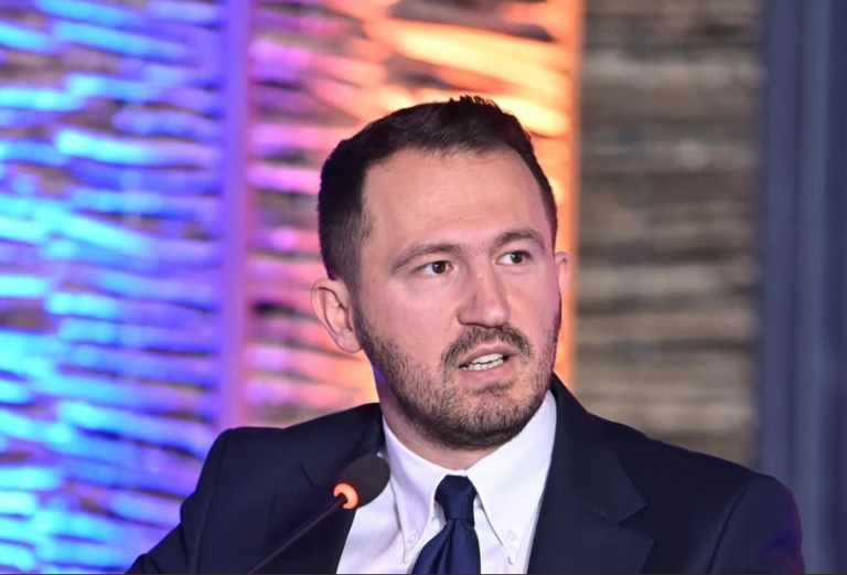 Krasniqi kritikon Alban Krasniqin dhe Sami Kurteshin për veprime destruktive në KQZ