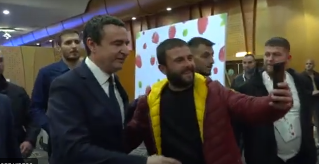 Kurti nuk komenton reagimin e Ambasadës Amerikane për moscertfikim të Listës Serbe