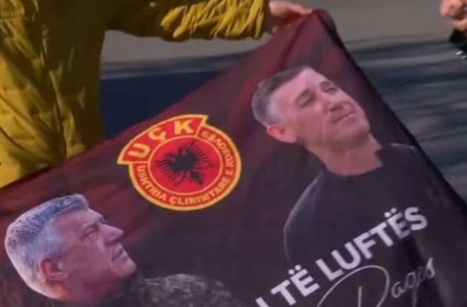 Qytetarë nga Kosova i bashkohen protestës në Shkup në mbështetje të ish-krerëve të UÇK-së