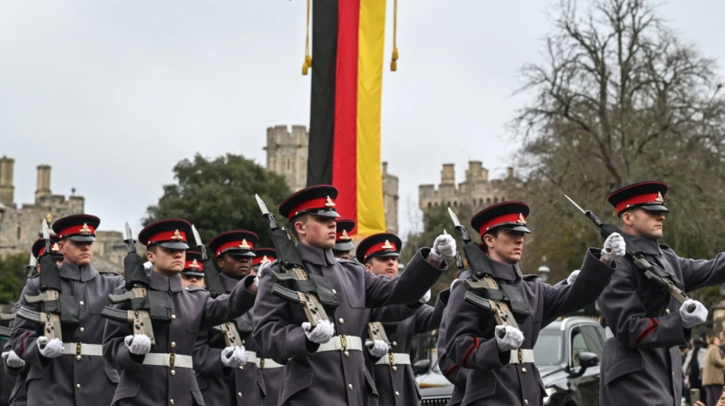 Gjermania miraton rikthimin e shërbimit të detyrueshëm ushtarak