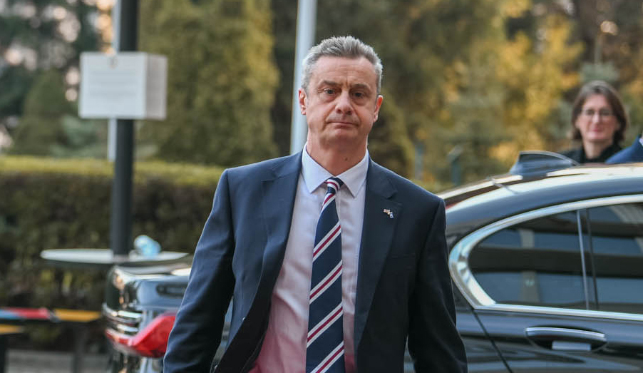 Hargreaves i shqetësuar me mos-certifikimin e Listës Serbe