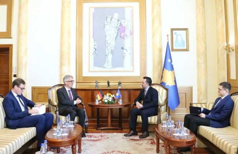 Kryetari Dimal Basha priti në takim ambasadorin e Gjermanisë, Reiner Rudolph