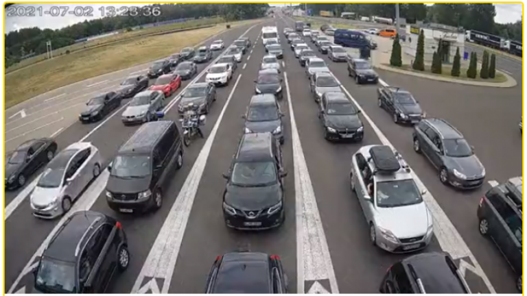 Pritje të Gjata në Kufijtë Serbi–Kroaci dhe Serbi–Hungari, Mërgimtarët Kosovar në Vështirësi