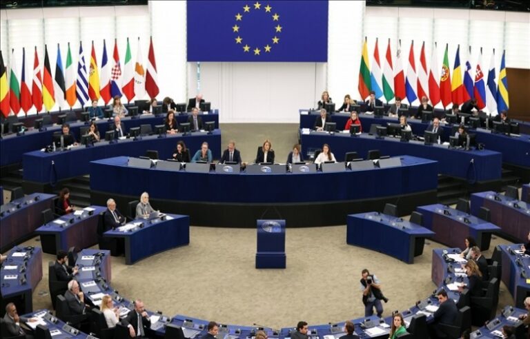 Deputetët e Parlamentit Evropian kërkojnë heqjen e menjëhershme të masave ndaj Kosovës