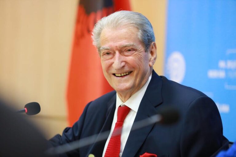 Sali Berisha shpall protestën kombëtare të 22 dhjetorit