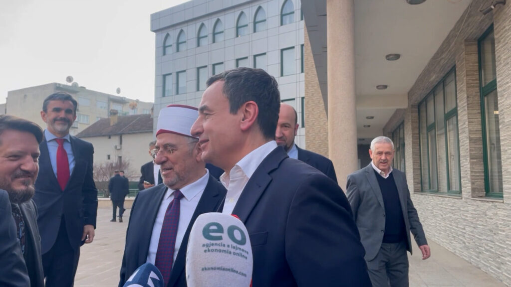 Kurti shmang komentet për tërheqjen e komunave veriore nga Asociacioni i Komunave