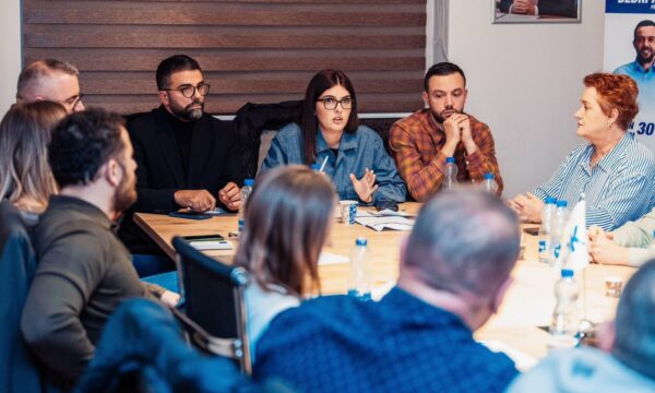 Artan Behrami dhe Arian Tahiri fillojnë fushatën zgjedhore për deputet nga Mitrovica