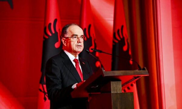 Presidenti Begaj: Historia e Kosovës është historia e sakrificës dhe përkushtimit për dijen dhe identitetin