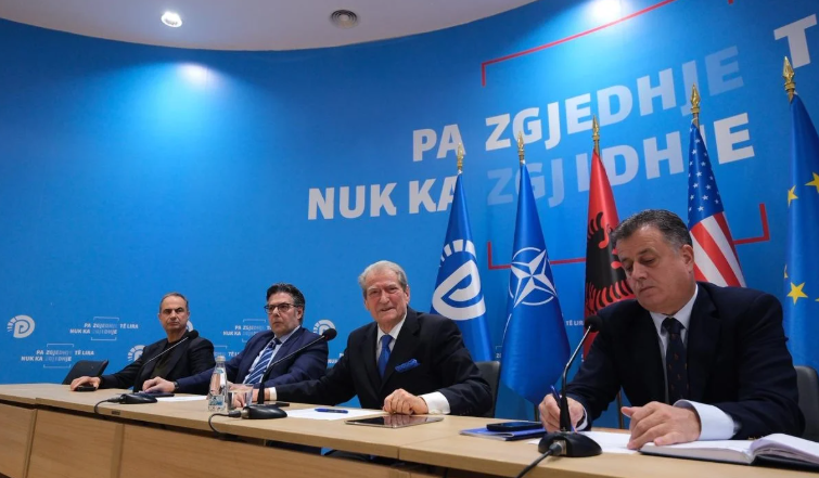 Sali Berisha: Populli duhet të kërrejë Edi Ramën, përjashtimi i Salianjit i mbetet vetë